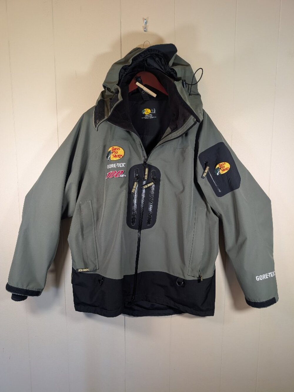 BASS PRO SHOPS 100 MPH GORE-TEX Men's L Fishing Rain Jacket Hood Gray